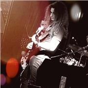 Insegnante privato di chitarra con molta esperienza in ambito professionale,musica dal vivo e composizione di brani